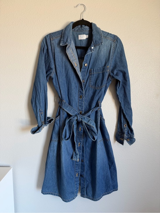 Time and Tru Dresses & Skirts - Time and Tru Blue Denim Shirt Dress with Tie Waist